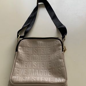 Steve Madden tan crossbody bag